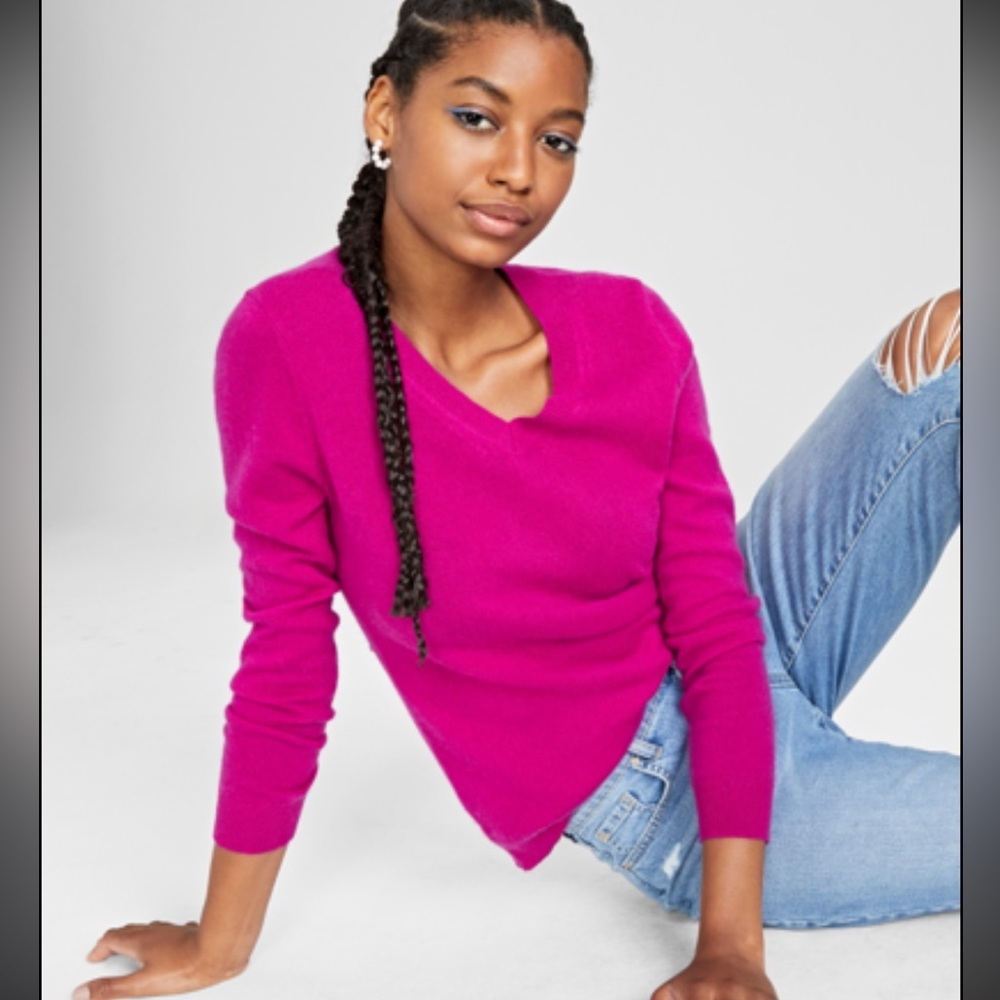 Charter Club Cashmere Old Money Quiet Luxury Vibrant Fuchsia V-Neck Sweater‎